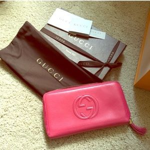 GUCCI ShockingPink Zip Wallet